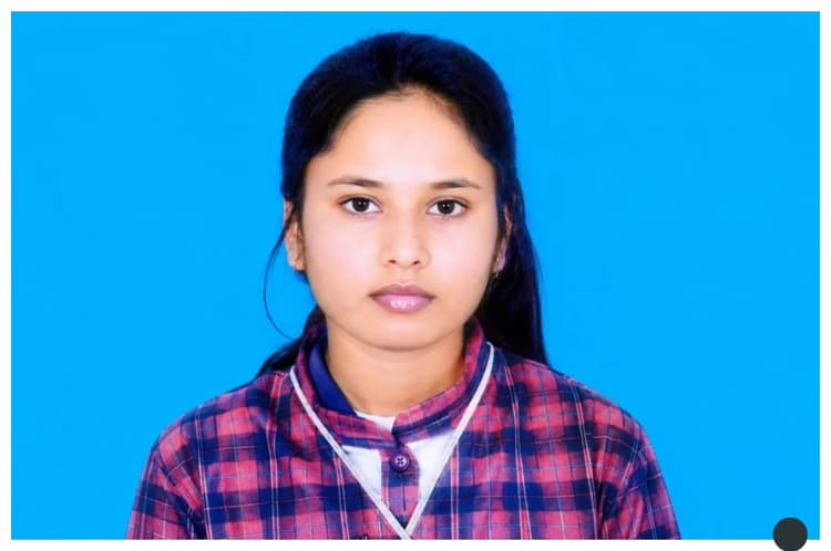 मोतिहारी: इंजीनियरिंग छात्रा रिमी की मौत मामले में बड़ा खुलासा, पोस्टमार्टम में हैंगिंग की पुष्टि