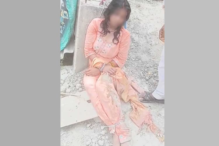 मोतिहारी: पति ने पत्नी को रस्सी से बांधकर घंटों किया प्रताड़ित, पुलिस ने छुड़ाया