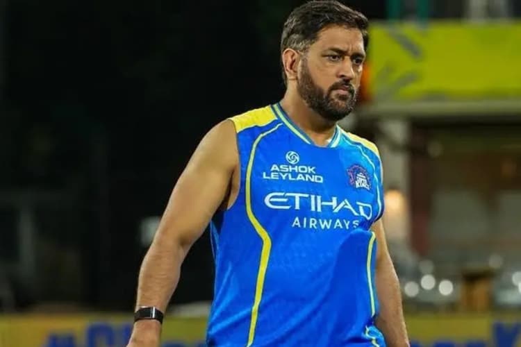 धोनी की नई चोट ने बढ़ाई CSK की टेंशन, SRH मैच से पहले बाहर हुए MS Dhoni