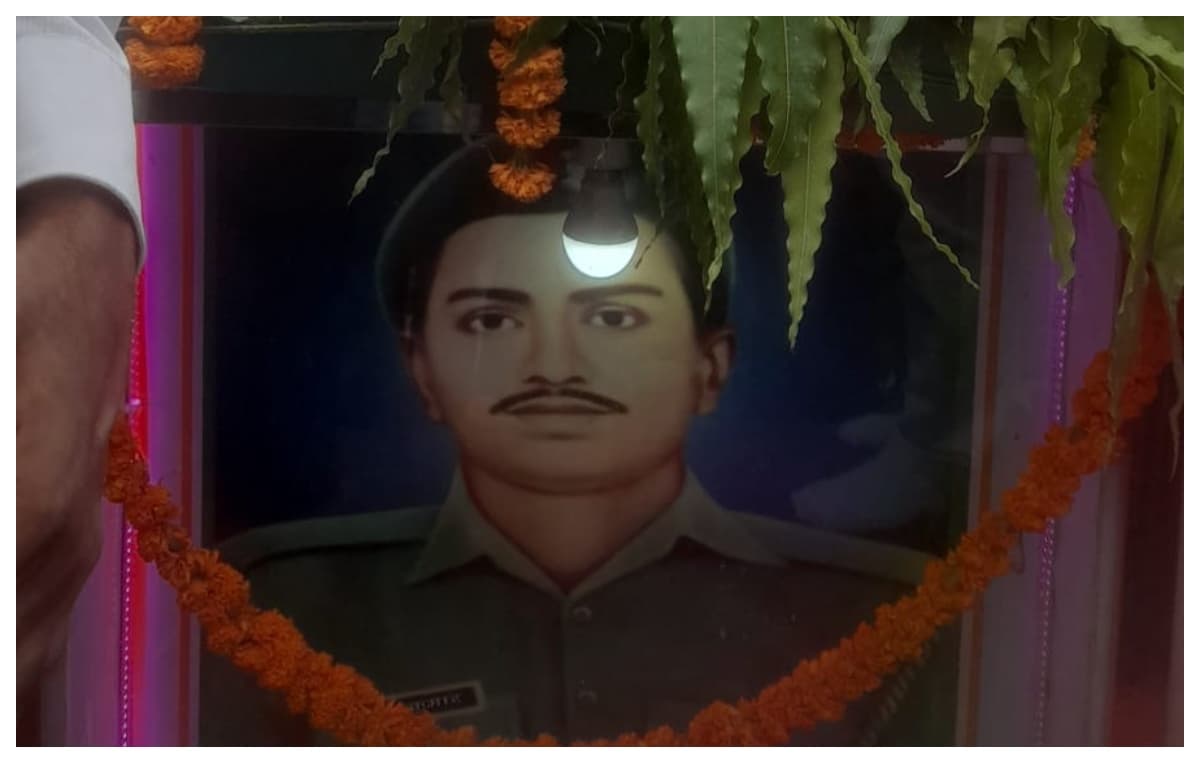 मुजफ्फरपुर: कारगिल शहीद प्रमोद कुमार का 27वां शहादत दिवस मना, दी गयी श्रद्धांजलि