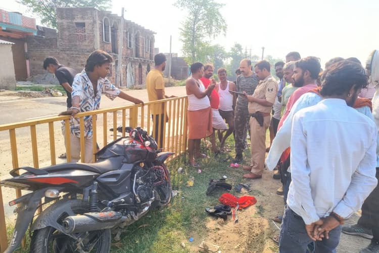 रोहतास में सुबह सुबह भीषण सड़क हादसा, दो बाइकों में भिड़ंत, 5 की हालत नाजुक