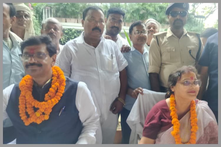 Madhubani: मंत्री बनने के बाद फुलपरास पहुंचीं शीला मंडल, कार्यकर्ताओं ने किया भव्य स्वागत