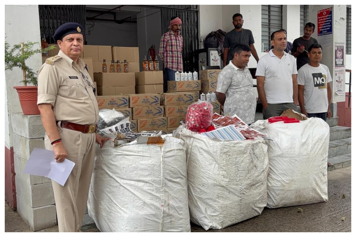 Muzaffarpur News: मुजफ्फरपुर के अहियापुर में नकली विदेशी शराब फैक्ट्री का भंडाफोड़, भूटान से लाकर की जा रही थी रिफिलिंग