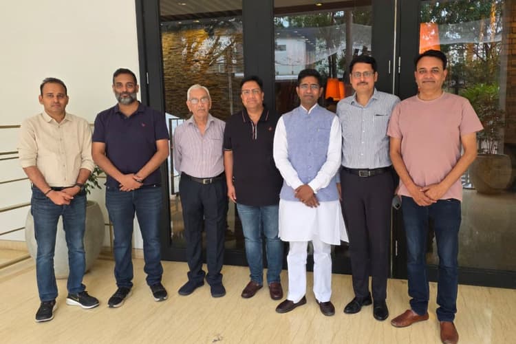 बदलते बिहार का संदेश लेकर पैन IIT समिट पहुंचे विधायक रूहेल रंजन, निवेश और स्टार्टअप पर हुई चर्चा