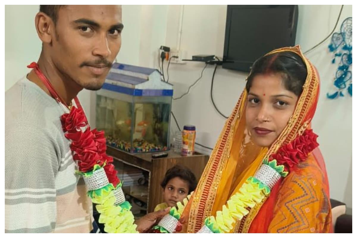 अलग-अलग जाति होने पर परिवार ने किया विरोध, ग्राम कचहरी में हुई शादी, पंच बने गवाह