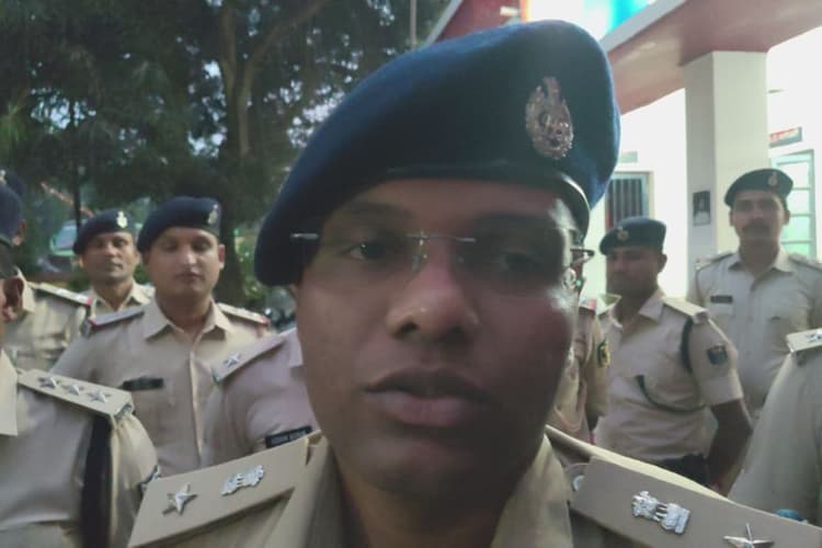 राघोपुर थाना पहुंचे एसपी शरथ आर. एस., लंबित मामलों पर सख्त निर्देश