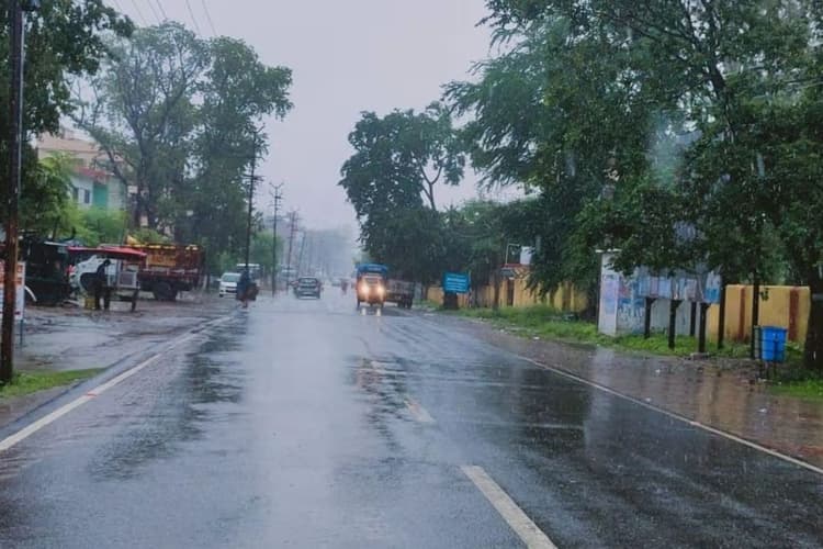 आज पूरे बिहार में बिगड़ा रहेगा मौसम, 60 KMPH की स्पीड से चलेगी हवा, IMD की एडवाइजरी जारी