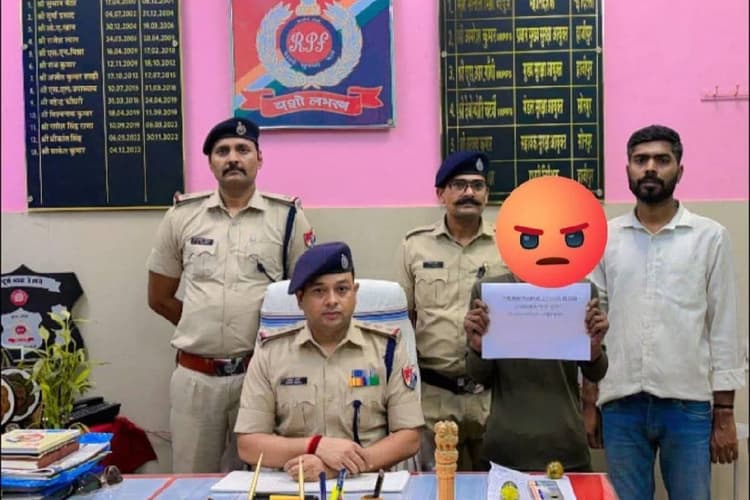 हाजीपुर में RPF की बड़ी कार्रवाई, ट्रेन में यात्री का मोबाइल छीनने वाला आरोपी धराया
