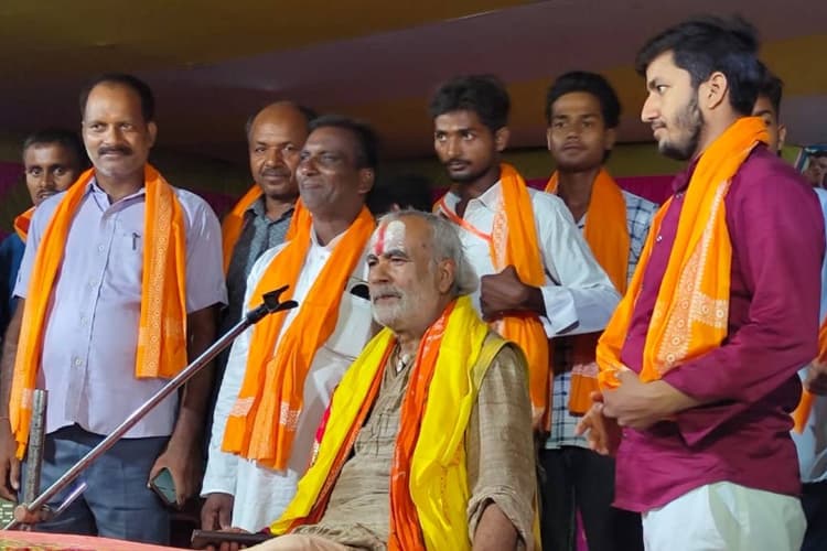सीवान: हसनपुरा के पड़ौली में श्री मारुति नंदन महायज्ञ, जालंधर और तुलसी उत्पत्ति की कथा सुन भावविभोर हुए श्रद्धालु
