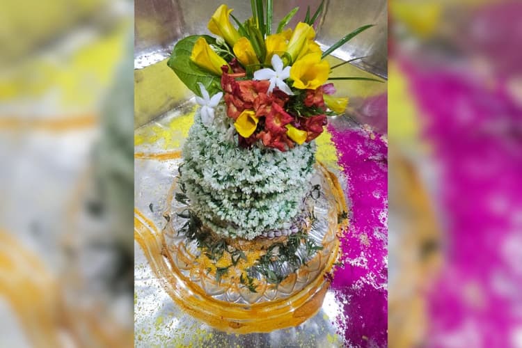 Aaj Ka Darshan: हर-हर महादेव के जयघोष से गूंजा मुजफ्फरपुर का गरीबनाथ मंदिर, जानिए बाबा के दर्शन और आरती का पूरा समय