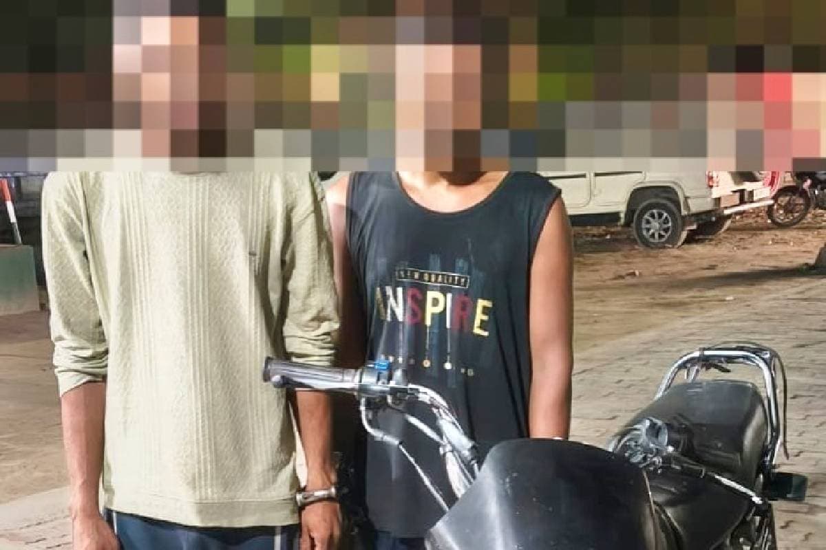महनार में चोरी की बाइक बरामद, दो युवक गिरफ्तार