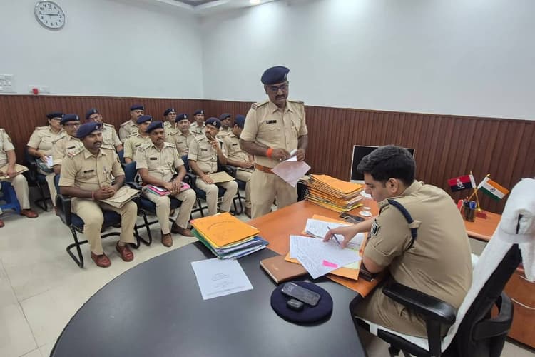 दहेज हत्या मामलों पर SP सख्त, लंबित केसों में अभियुक्तों की तत्काल गिरफ्तारी का निर्देश