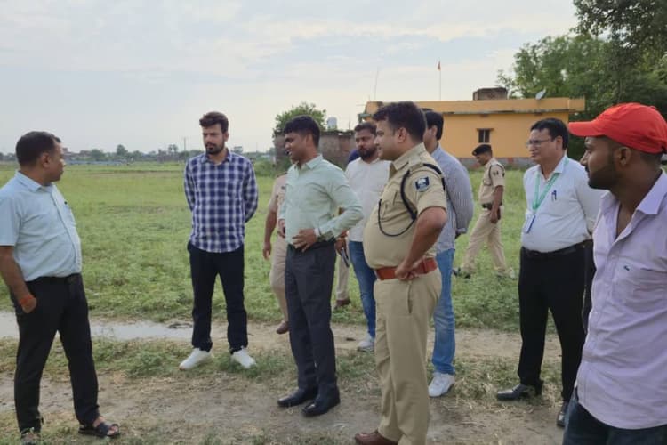 सीवान में मुख्यमंत्री के कार्यक्रम को लेकर अलर्ट मोड में जिला प्रशासन, DM-SP ने संभाला मोर्चा