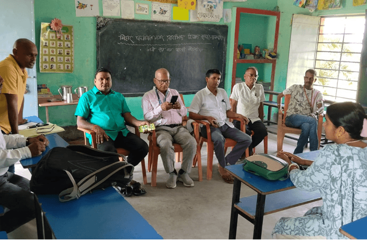 नालंदा में 3 महीने से वेतन न मिलने पर भड़के शिक्षक, संघ की बैठक में आंदोलन की रणनीति तैयार