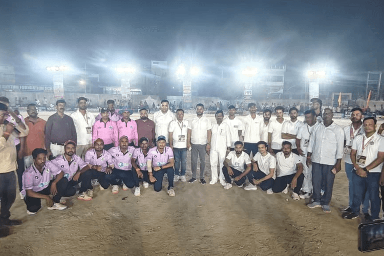 सासाराम में शंकर ट्रॉफी प्रीमियर लीग का चैंपियन बना अतुल इलेवन तिलौथू, फाइनल में गाजीपुर को 71 रनों से रौंदा