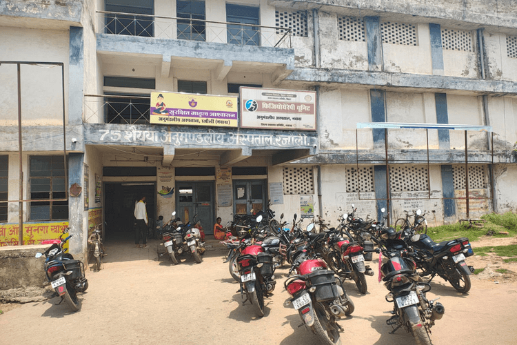 नवादा के रजौली अनुमंडलीय अस्पताल में मरीज को दी 2 महीने पुरानी एक्सपायर्ड दवा, प्रभारी बोले: डांट-फटकार लगा दी है