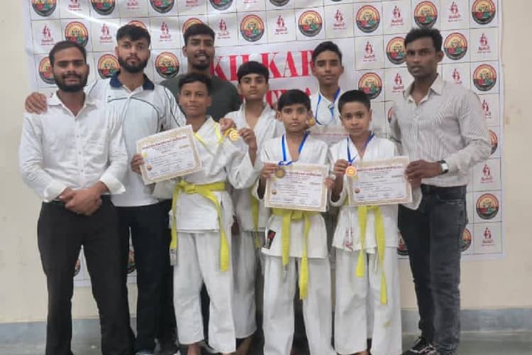 कराटे प्रतियोगिता में बिहटा के खिलाड़ियों का शानदार प्रदर्शन, एक स्वर्ण समेत चार पदक जीते