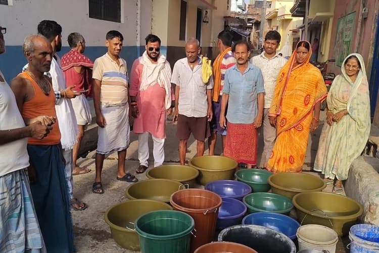 लाखों खर्च के बाद भी रोहतास में जलापूर्ति योजना ठप, बूंद-बूंद के लिए तरस रहे लोग