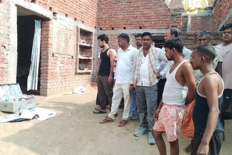 बक्सर में वार्ड सदस्य के घर चोरी, छत के रास्ते घर में घुसकर नकदी-जेवर लेकर फरार हुए चोर