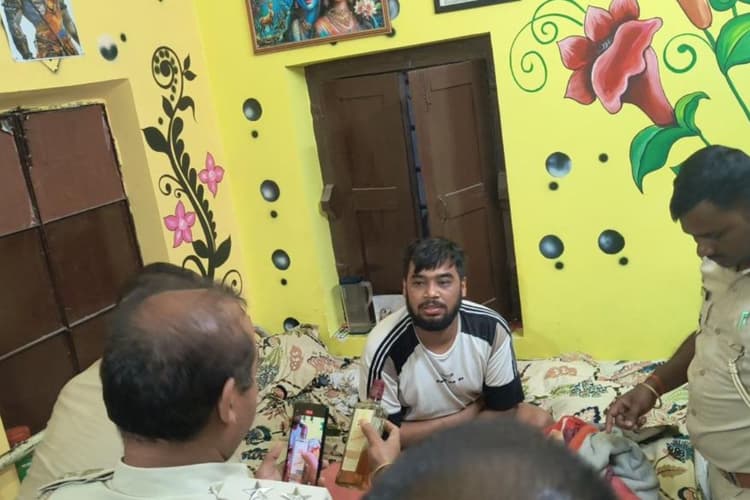 रोहतास में CHC प्रभारी नशे में गिरफ्तार, CS से बदसलूकी के बाद विभागीय कार्रवाई शुरू