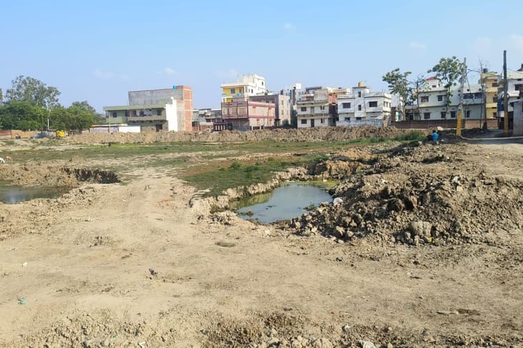 बक्सर में विकास के नाम पर खेल! सरकारी योजना का काम फाइलों में पूरा, ज़मीनी हकीकत जान उड़े होश
