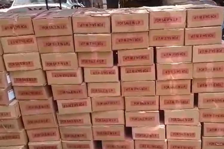 चौसा बॉर्डर पर उत्पाद विभाग का एक्शन, यूपी से बिहार लाई जा रही शराब की खेप जब्त, ड्राइवर फरार