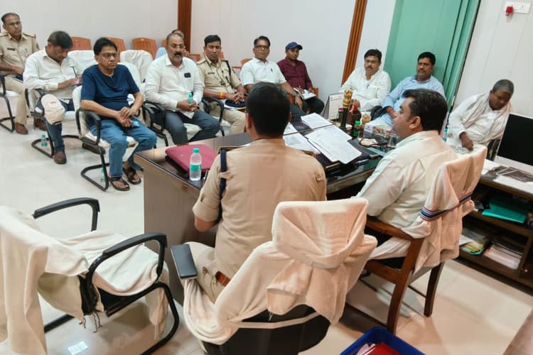 बक्सर में मोहर्रम और सावन मेले को लेकर प्रशासन सख्त, डीजे-पटाखों पर पूर्ण प्रतिबंध, बिना लाइसेंस जुलूस पर कार्रवाई तय