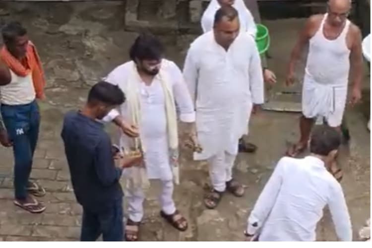 पवन सिंह पहुंचे अपने पैतृक गांव, समर्थकों ने किया भव्य स्वागत, एक झलक पाने को उमड़ा जनसैलाब