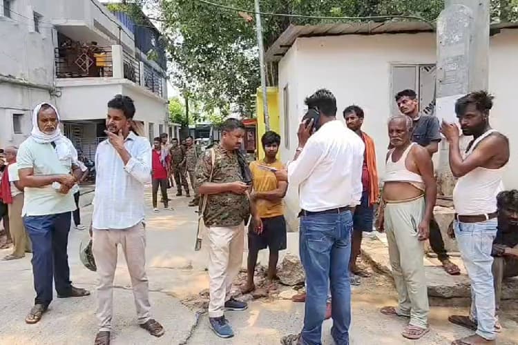 सीमेंट लदे ट्रक ने स्कूटी सवार महिला को कुचला, मौके पर मौत; भाई की हालत गंभीर