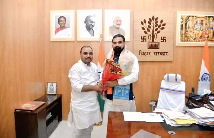 मुख्यमंत्री से मिले राज्यसभा सांसद शंभू शरण पटेल, शेखपुरा के विकास को लेकर रखीं कई महत्वपूर्ण मांगें