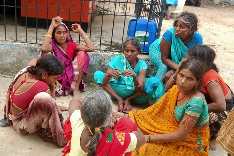 दहेज की मांग पूरी नहीं होने पर विवाहिता की हत्या का आरोप, ससुराल पक्ष फरार