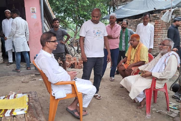 सीवान में बहन के घर से लौट रहे मामा-भांजे की सड़क हादसे में मौत, परिवार पर टूटा दुखों का पहाड़