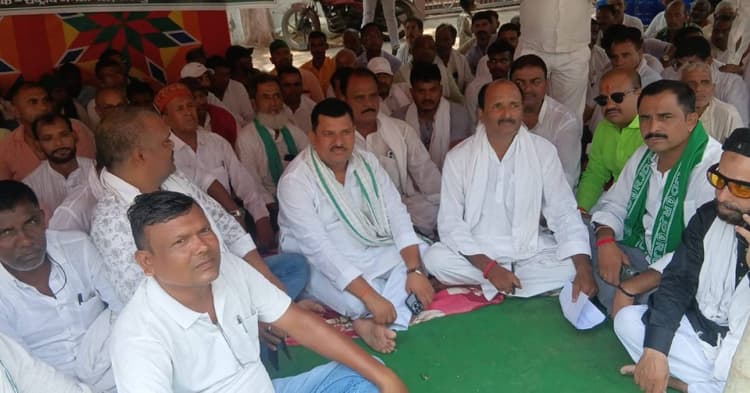 शेखपुरा में महंगाई, भ्रष्टाचार और अपराध के खिलाफ राजद का धरना, पूर्व विधायक विजय सम्राट ने सरकार पर बोला हमला