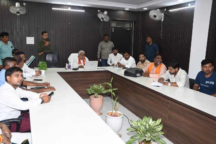 1163 करोड़ की योजना से बदलेगी बोधगया की तस्वीर, विधानसभा अध्यक्ष डॉ प्रेम कुमार ने की समीक्षा बैठक
