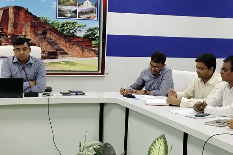 नालंदा में सात निश्चय-3 के तहत खुलेंगे 9 डिग्री कॉलेज, DM कुंदन कुमार ने तैयारियों की समीक्षा की