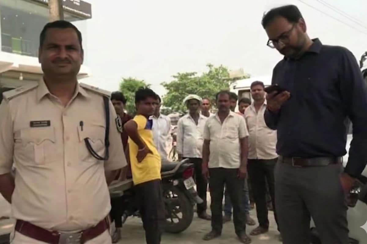 बस पड़ाव के नाम पर टेम्पो चालकों से अवैध वसूली का भंडाफोड़, SDO-SDPO ने 3 आरोपियों को रंगे हाथ दबोचा