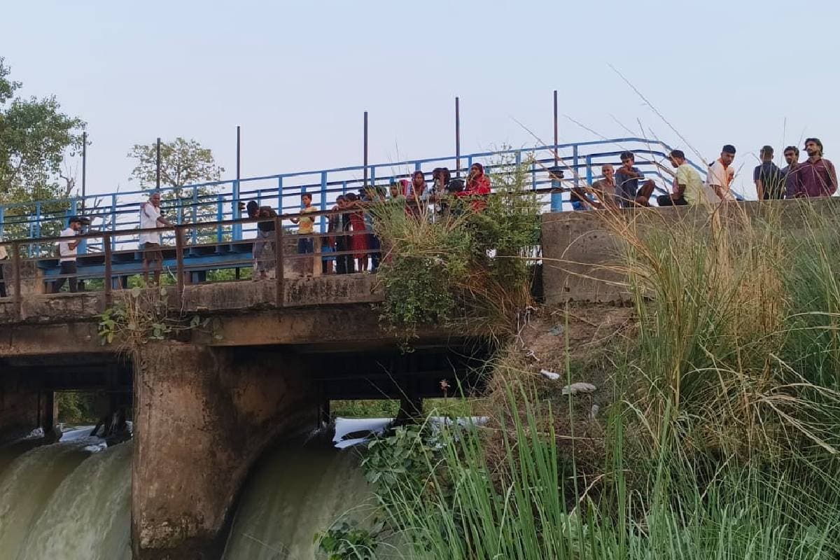 नहर में डूबा युवक नहर में डूबा युवक