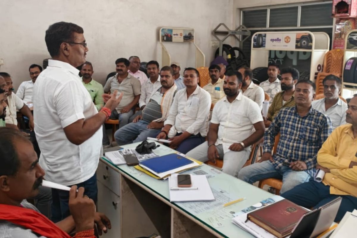 वाहन मालिकों का फूटा गुस्सा; 8 महीने बाद भी नहीं मिला चुनावी ड्यूटी का बकाया, फूंकेंगे चुनाव आयोग का पुतला