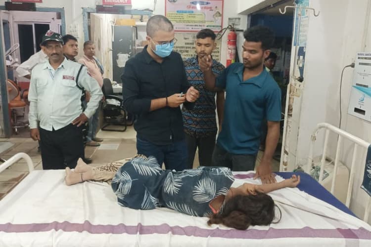 बांका में टूटे बिजली तार की चपेट में आयी महिला, गंभीर हालत में अस्पताल पहुंची