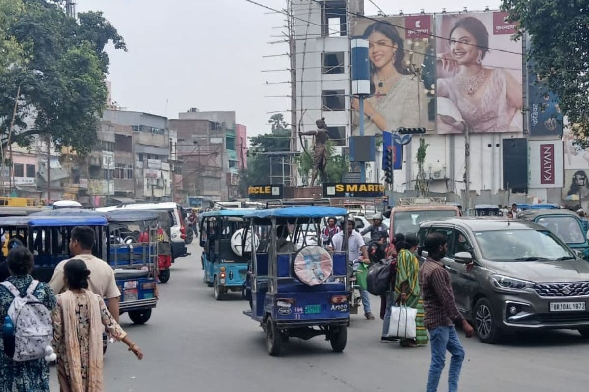 भागलपुर में अधीक्षण अभियंता के आवास पर छापेमारी की सूचना से मचा हड़कंप, सही लोकेशन नहीं मिलने पर लौटी टीम