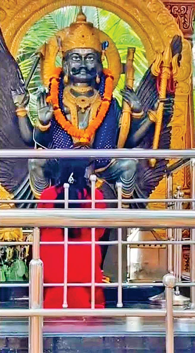Nawada News. शनिदेव की पूजा कर सुख-समृद्धि मांग रहे श्रद्धालु