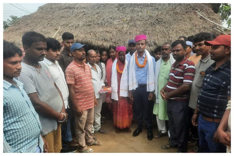 पंजाब में मजदूरी करते हैं पिता, बेटा BPSC पास कर बना अधिकारी, सेल्फ स्टडी से हासिल की सफलता