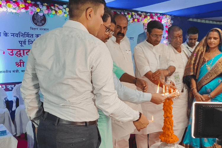आरा में जिला निबंधन कार्यालय के नवनिर्मित भवन का लोकार्पण, मंत्री मदन सहनी ने किया उद्घाटन