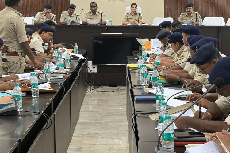 अरवल : अपराध नियंत्रण को लेकर सख्त दिखीं एसपी नवजोत सिमी, सभी थानाध्यक्षों को दिए अहम निर्देश
