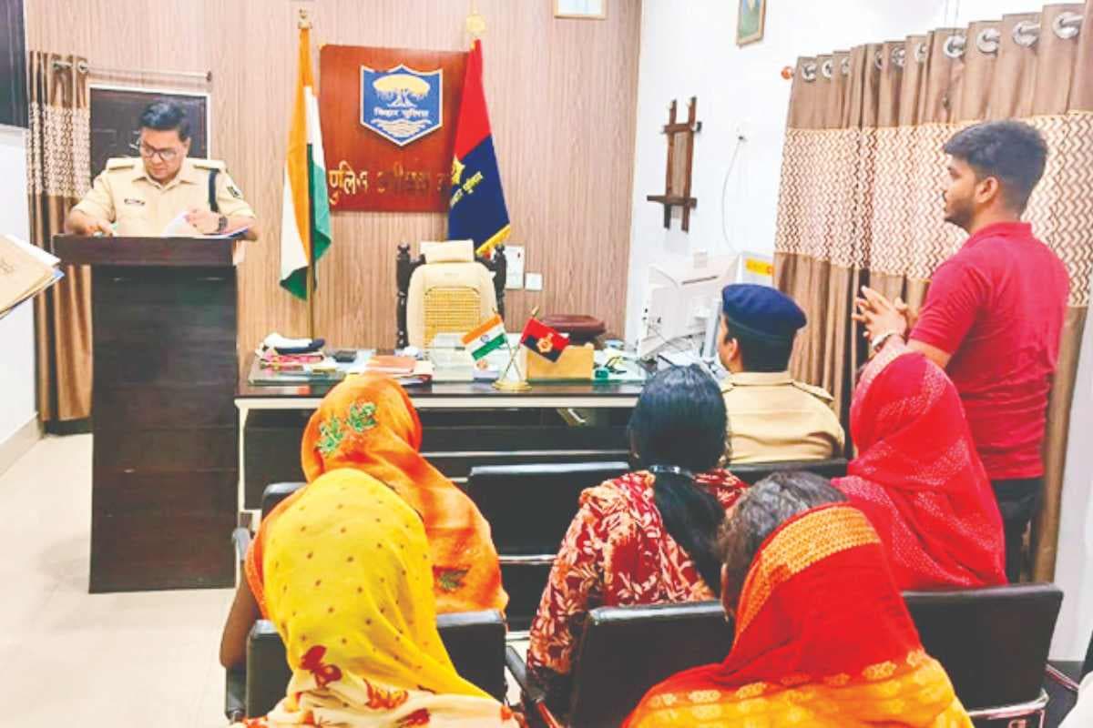 बगहा: जनसुनवाई में भूमि विवाद के मामलों की भरमार, एसपी ने दिए त्वरित कार्रवाई के निर्देश