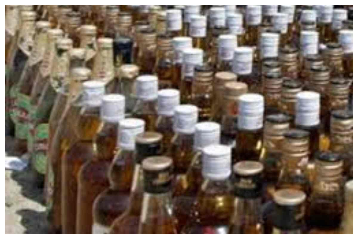 Bagaha News -dhanaha-check-post-auto-hidden-cabin-foreign-liquor-seized-two-smugglers-arrested Bagaha News -dhanaha-check-post-auto-hidden-cabin-foreign-liquor-seized-two-smugglers-arrested