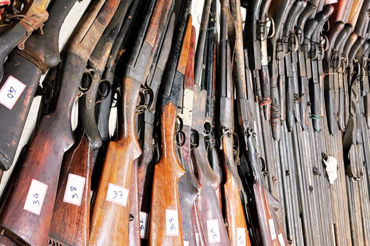 संदेशखाली में मिला 16 हथियारों और 2000 कारतूस का जखीरा, बंगाल एसटीएफ की बड़ी सफलता