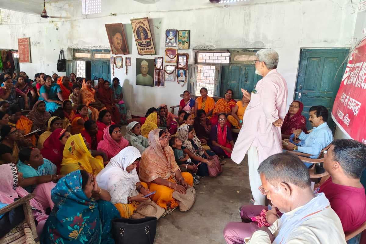 Bettiah Asha workers protest Bihar asha workers protest announcement non payment incentives Bettiah Asha workers protest Bihar asha workers protest announcement non payment incentives