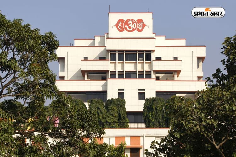 गंगा किनारे बसा बिहार का ये योग स्कूल, प्रधानमंत्री से राष्ट्रपति तक कर चुके हैं दौरा