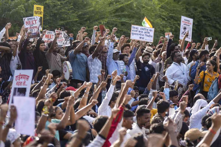 कॉकरोच जनता पार्टी के प्रदर्शन में शामिल होगा बॉलीवुड का यह एक्टर, कहा- जवाबदेही तय हो